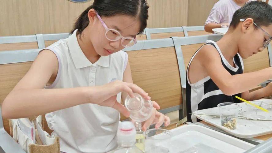 &mdash;晋江市科技馆科创培训点亮青少年创新梦想